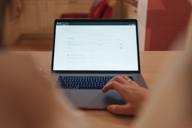 איך להימנע מהונאות מקוונות (Phishing)